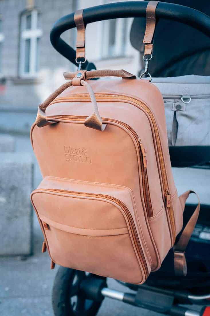 Bizzi Growin RucPOD® Pusletaske og rejseseng - Vegan Leather - Porcini - Image 7