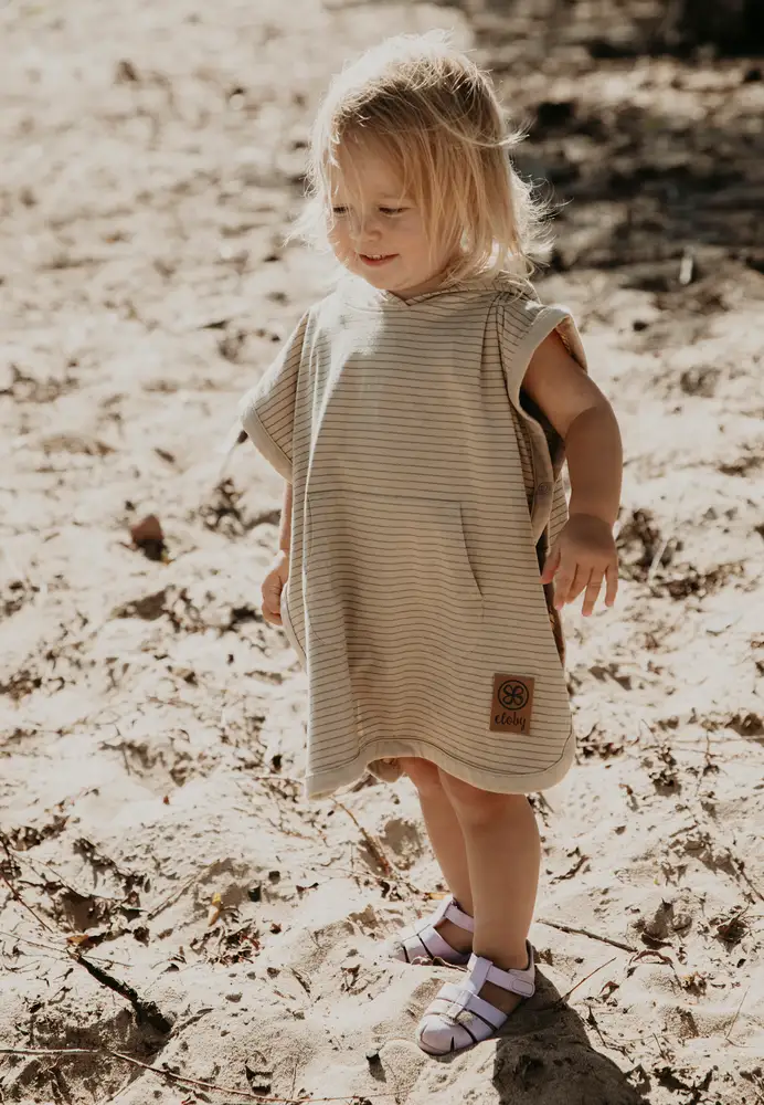 Cloby UV Poncho 1-3 år - Sandy Beach/Olve Green - Image 3